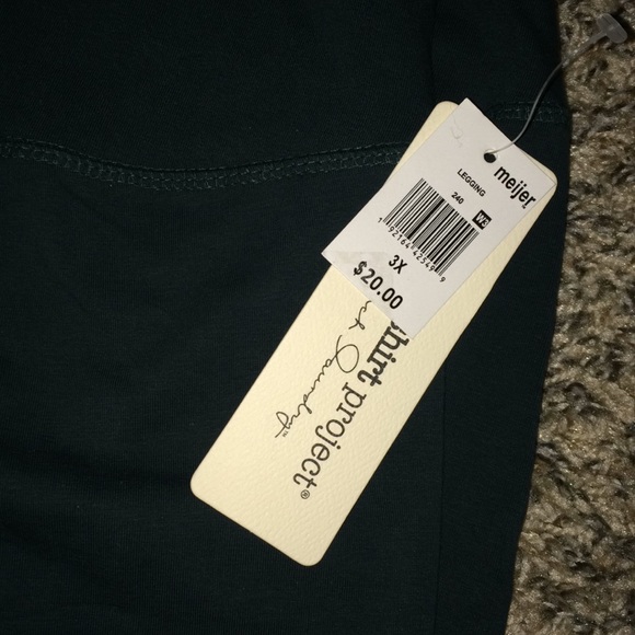 NWT plus size workout leggings - Picture 2 of 4